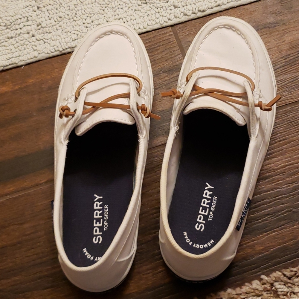 Sperry white canvas shoes size 8.5